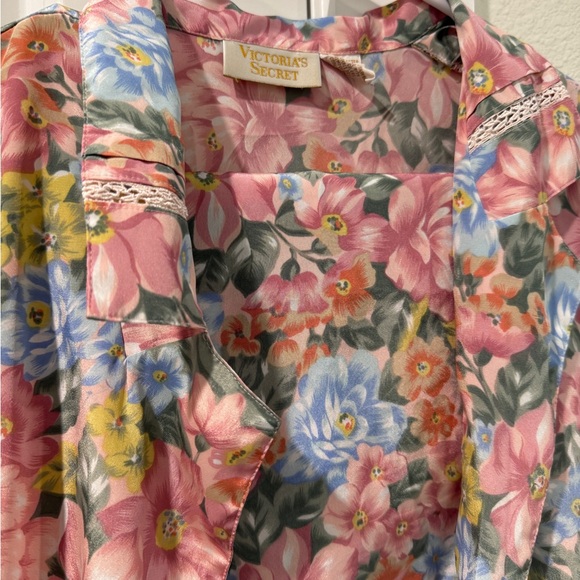 Vintage 1980’s Victoria's Secret gold tag Pink Floral 2 piece pajama set - Picture 2 of 8